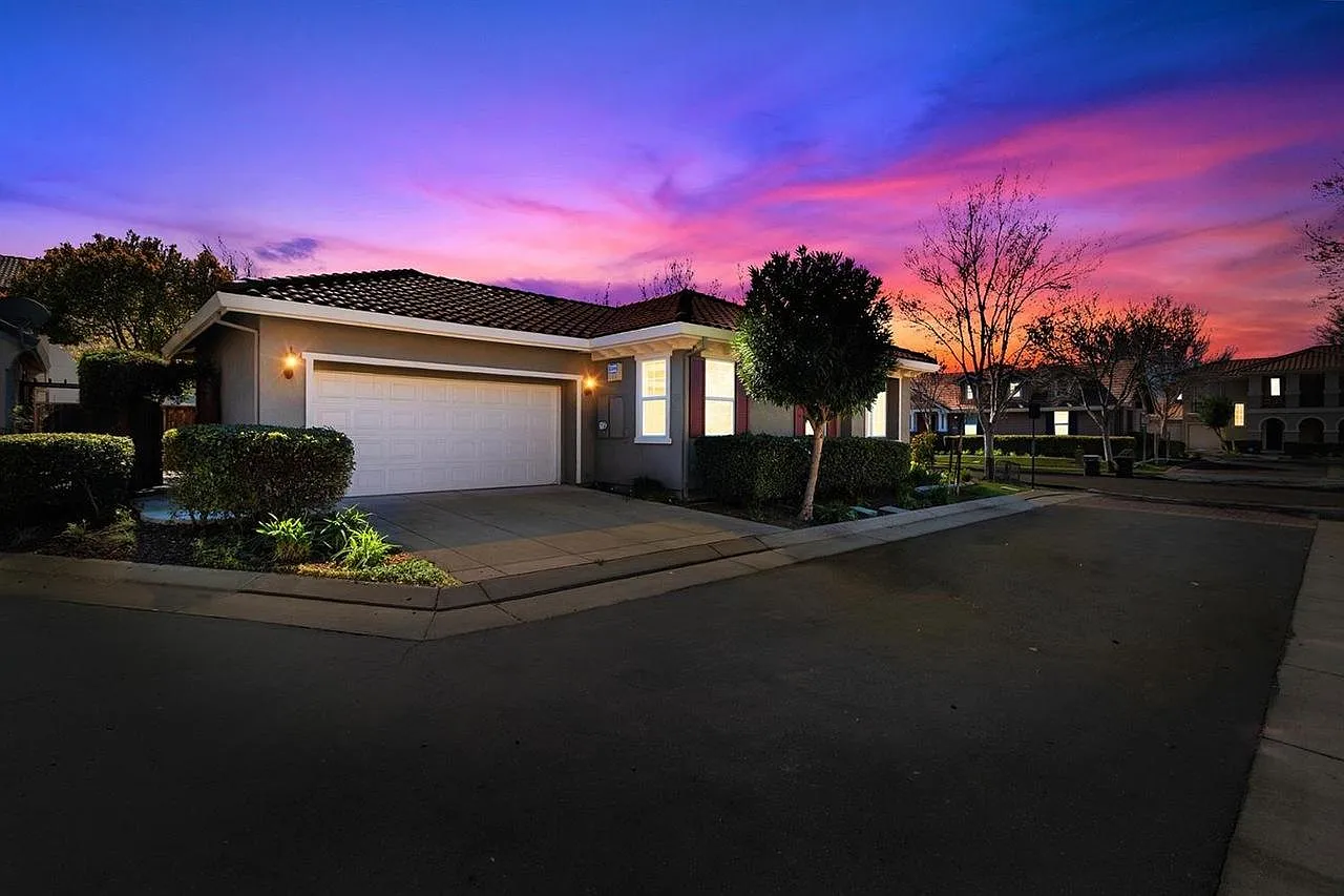 208 S Tranquilidad St photo 1