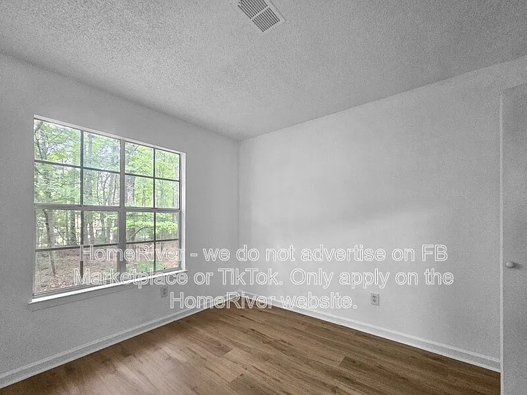 5486 Fox Valley Ln — Photo 10