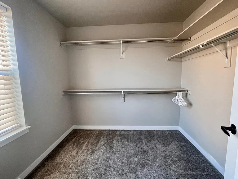 371 W Knights Ln — Photo 11