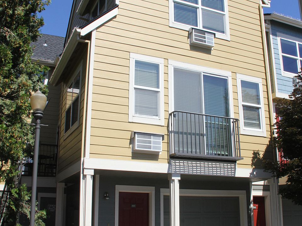 1st image of 1602 SE Halyard Ln