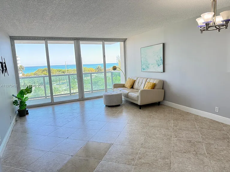 100 Bayview Dr #610 — Photo 5