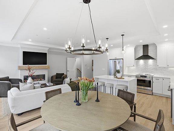 3rd image of 36 Loomis St #102