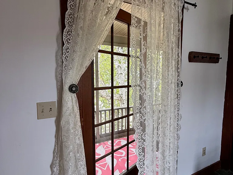 30 Laurel Ave — Photo 9