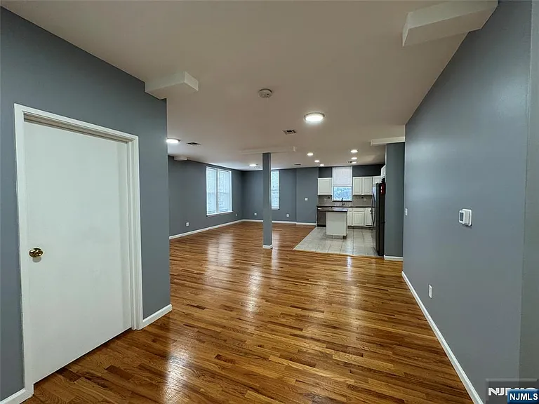 610 Devon St — Photo 3