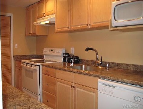 5th image of 230 Skyline Dr