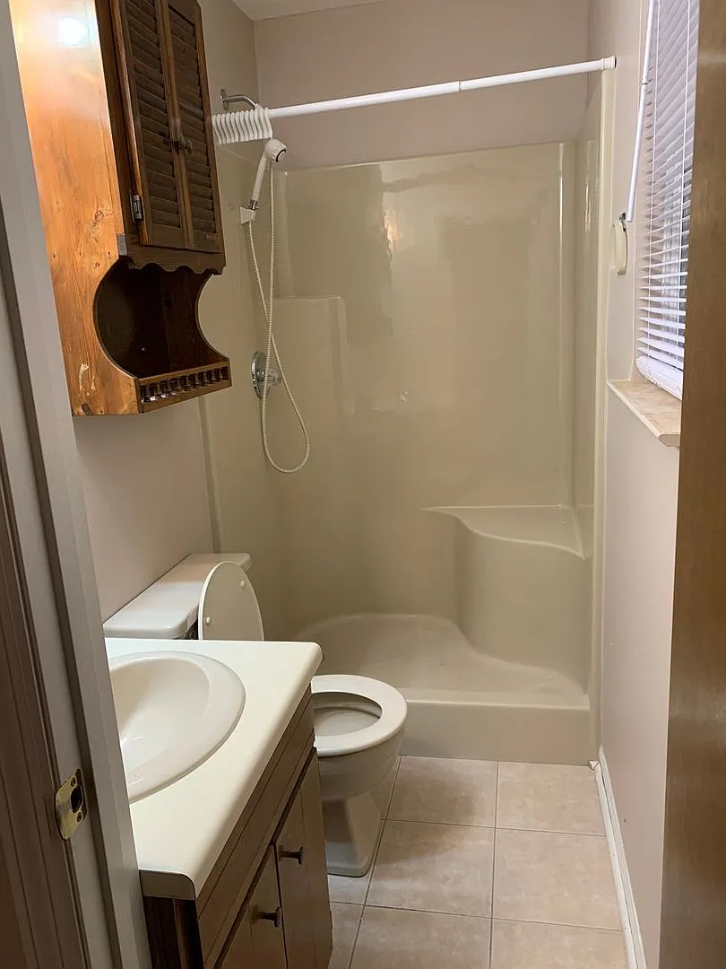 *Move In Special* 1/2 Off First Months Rent* 3 Bedroom 2 Bath House — Photo 4
