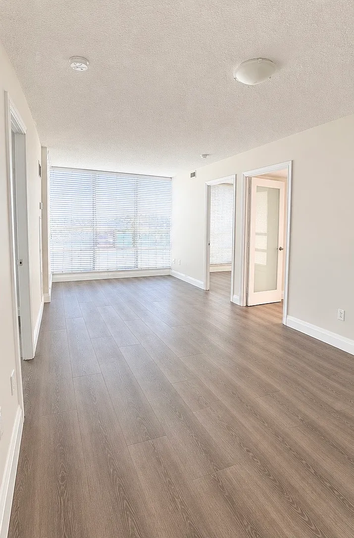 2 bed, 888 sqft, $2,850 — Photo 3