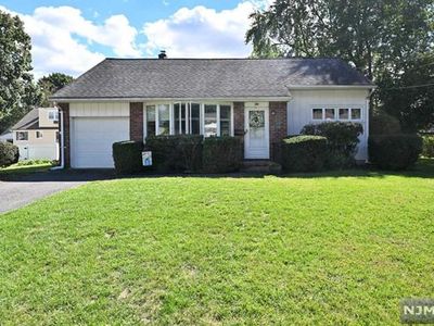 258 Greve Dr, New Milford, NJ, 07646