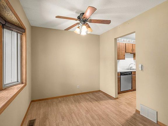 5th image of 244 W Eagle Lake Dr