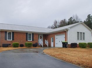 202 S Wilson St, Kenly, NC 27542