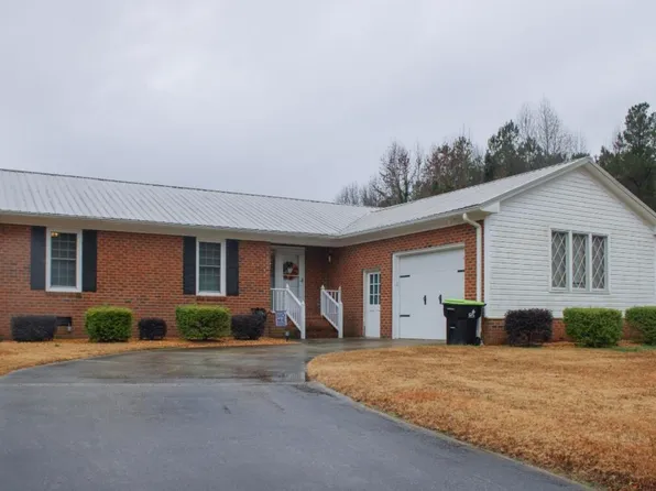 202 S Wilson St, Kenly, NC 27542