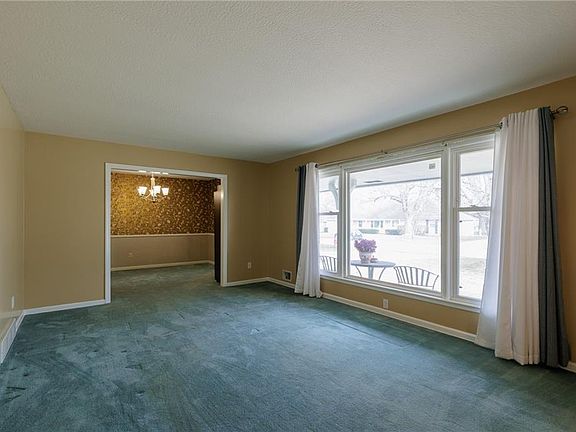 5th image of 6616 Sterling Ave