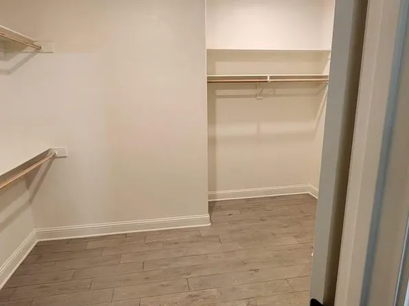 1421 Leslie St, Bentonville, AR 72713