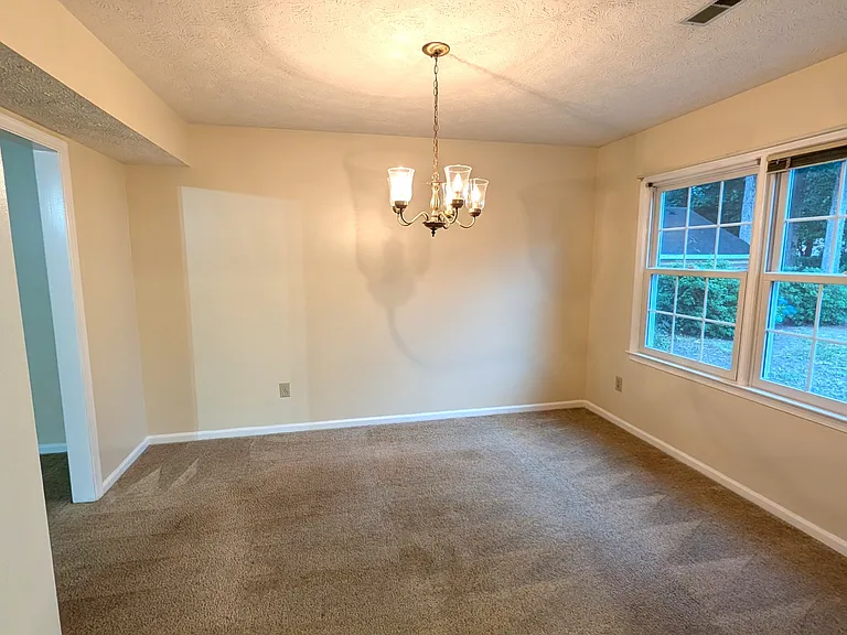 32 Gambol St — Photo 5