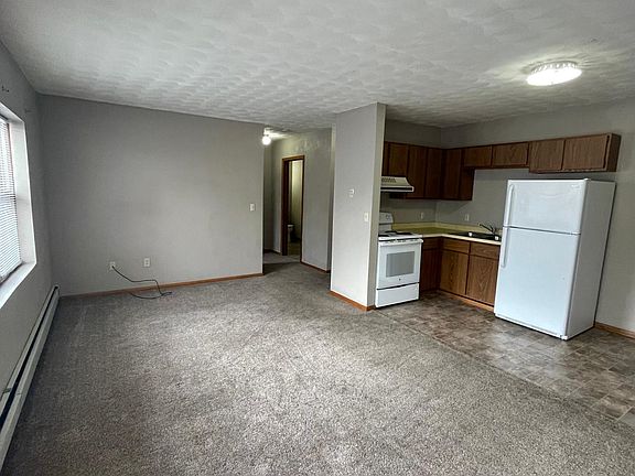 2nd image of 123 N 4th St APT B1
