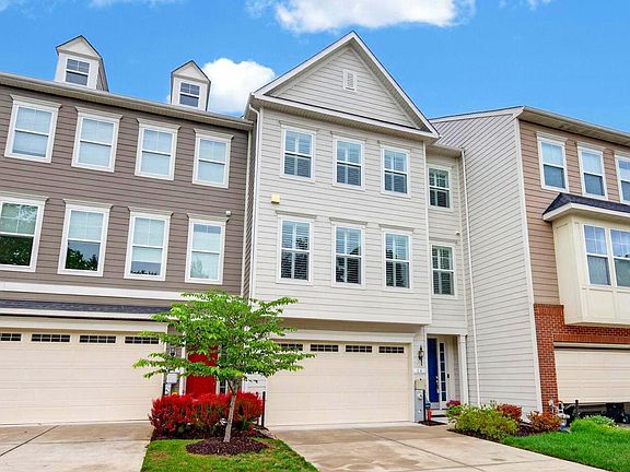 3rd image of 34 Enclave Ct