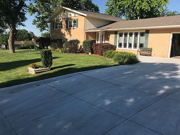 2nd image of 606 Valley Vista Dr