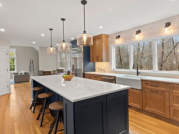 4th image of 7 Rivercrest Dr
