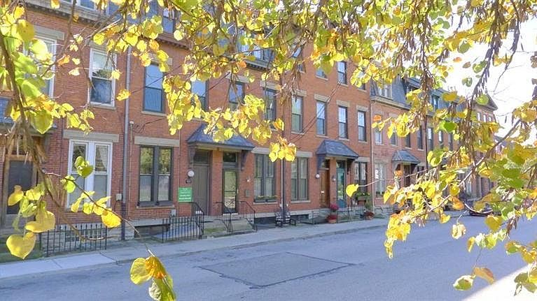2nd image of 917 Paradrome St