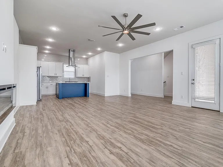 2633 La Altura Ln — Photo 4