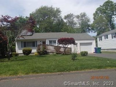 (Undisclosed Address), Bloomfield, CT, 06002