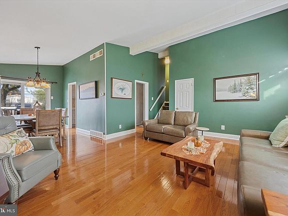 3rd image of 114 Blue Ridge Rd