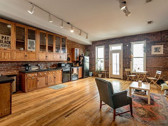2120MichiganAve-100