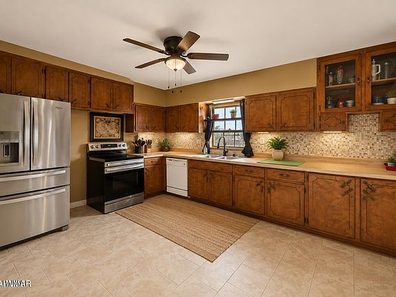 5th image of 3834 Serra Way