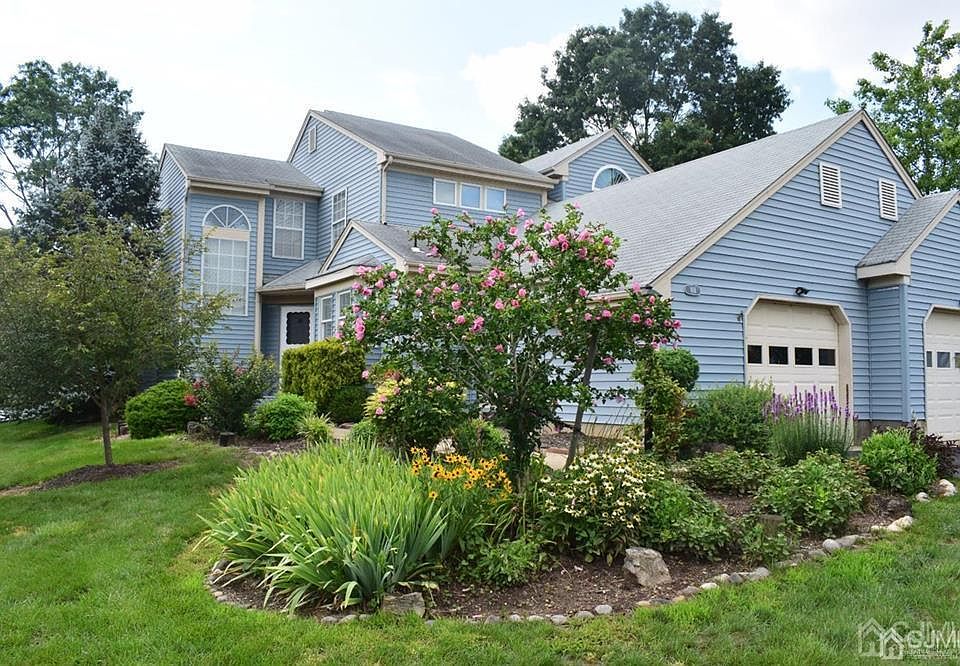 1st image of 18 James Buchanan Dr