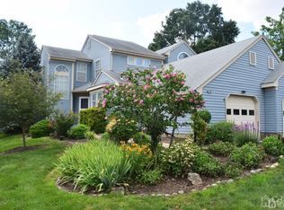 18 James Buchanan Dr, Monroe Township, NJ 08831