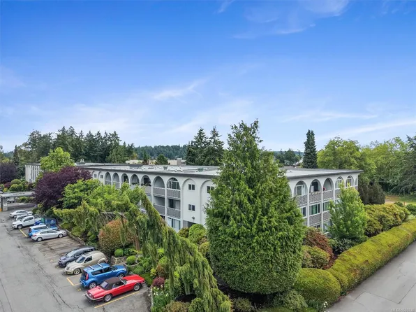 2040 White Birch Rd #205, Sidney, BC V8L 2R1