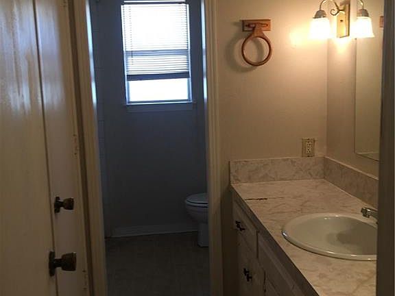 3rd image of 1031 Willow Creek Dr