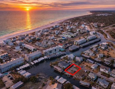 110 N 38th St, Mexico Beach, FL, 32456
