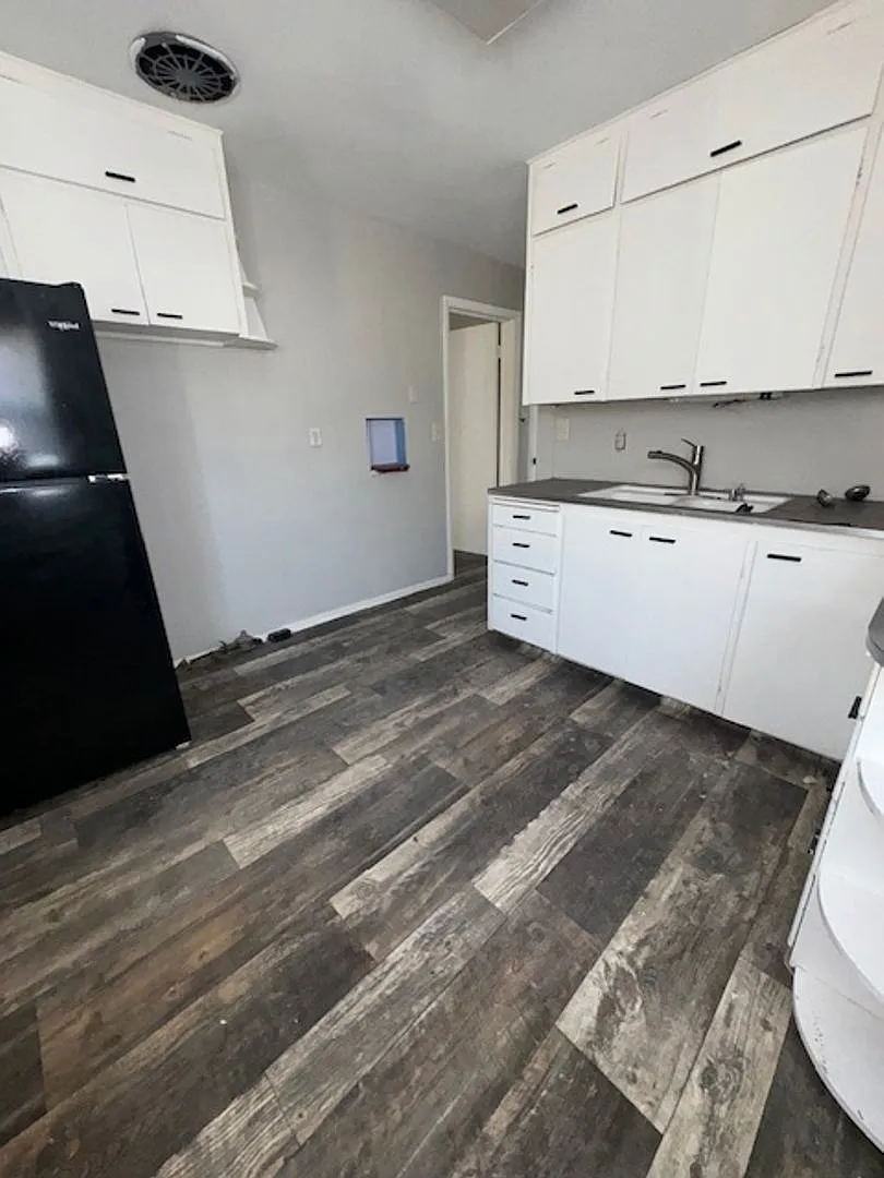 421 N Nesmith Ave — Photo 3