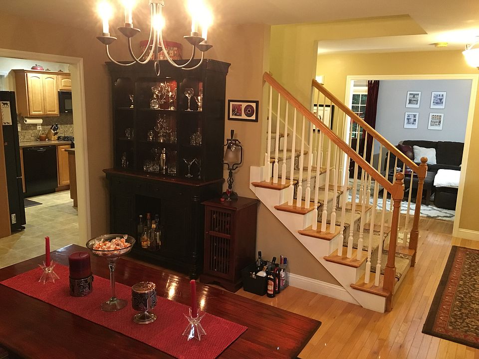 2nd image of 4 Minuteman Ln