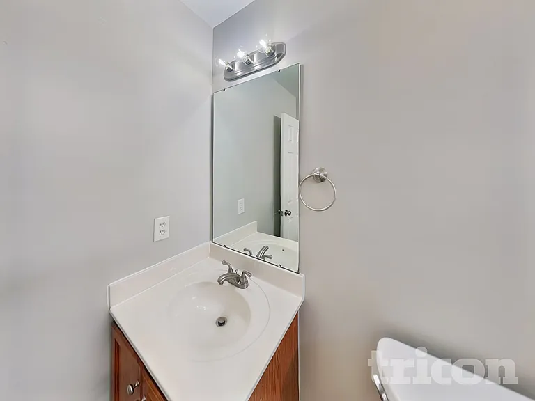 5717 Henderson Oaks Dr — Photo 17