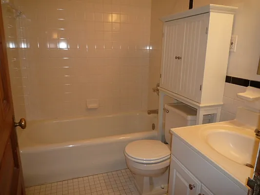 Rented by New Yorker Realty | media 14