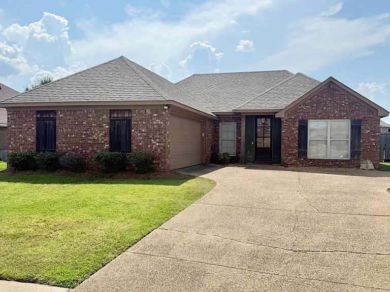 107 Millhouse Dr — Photo 1