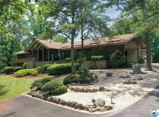 3006 N Woodridge Rd, Mountain Brook, AL 35223