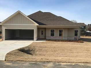 11 Maxwell Dr, Fort Mitchell, AL 36856