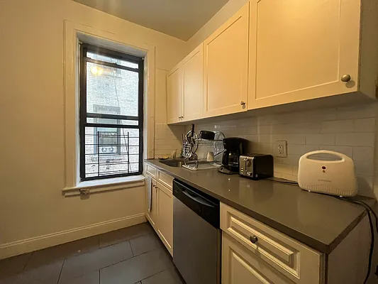 Rented by Premier One Realty LLC | media 10