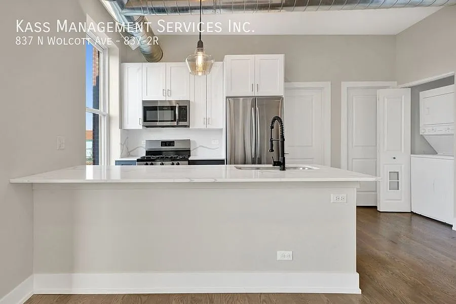 Building Photo - 837 N Wolcott Ave #2R