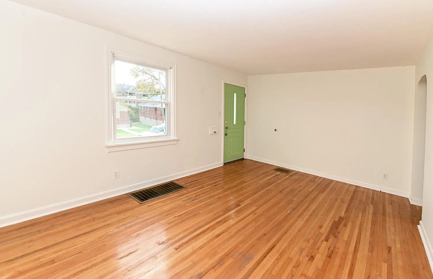 2 bed, 768 sqft, $1,650 — Photo 3