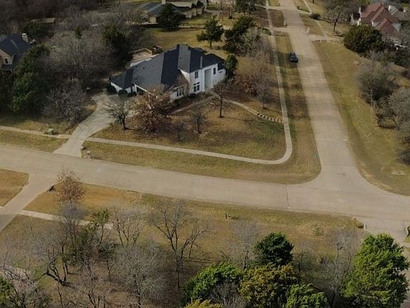 3rd image of 2776 S Lake View Dr