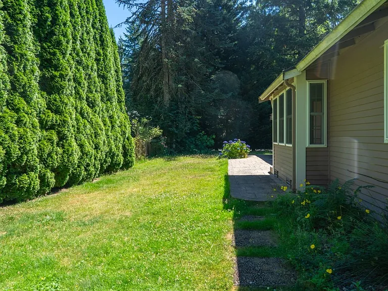 25218 SE 31st Pl — Photo 24