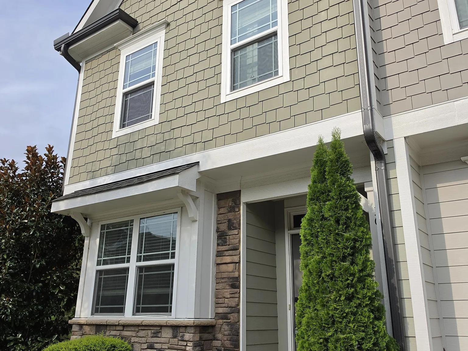 3 bed, 1840 sqft, $1,900 — Photo 1