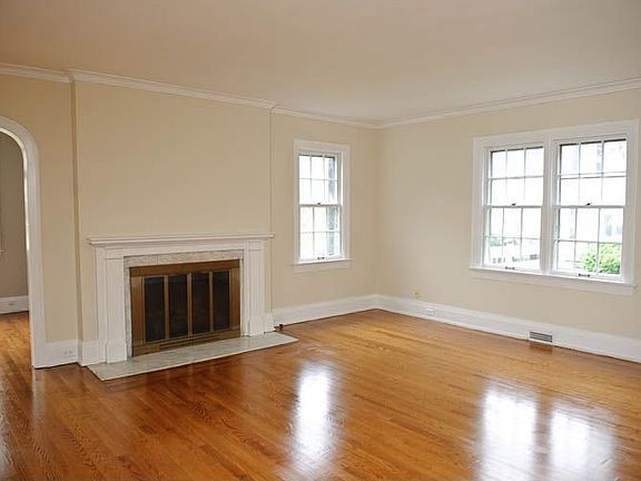 4th image of 205 S High St