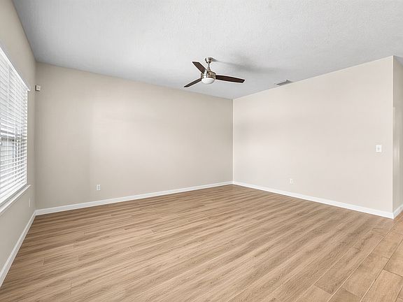 4th image of 6043 SW 83rd Ter