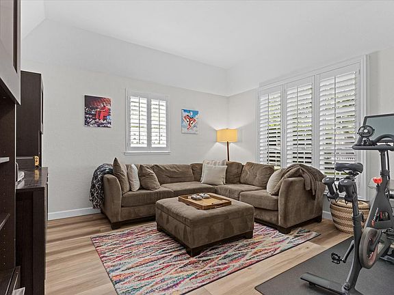 5th image of 41 Heritage Wood Cir