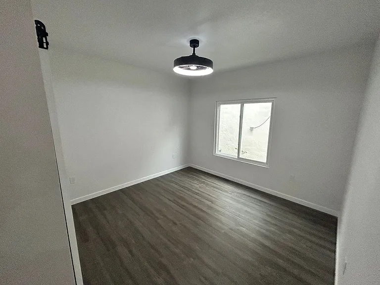 1527 W Orangeburg Ave — Photo 16